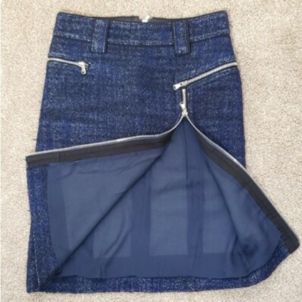 Blue/black print Marc by Marc Jacobs pencil skirt.